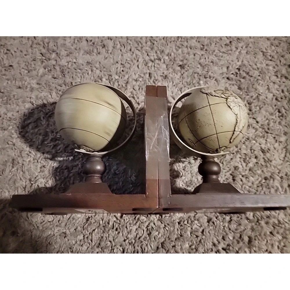 Vintage‎ Spinning Wooden Globe Bookends Bookcase Decor Wood Home Interiors NWOT
